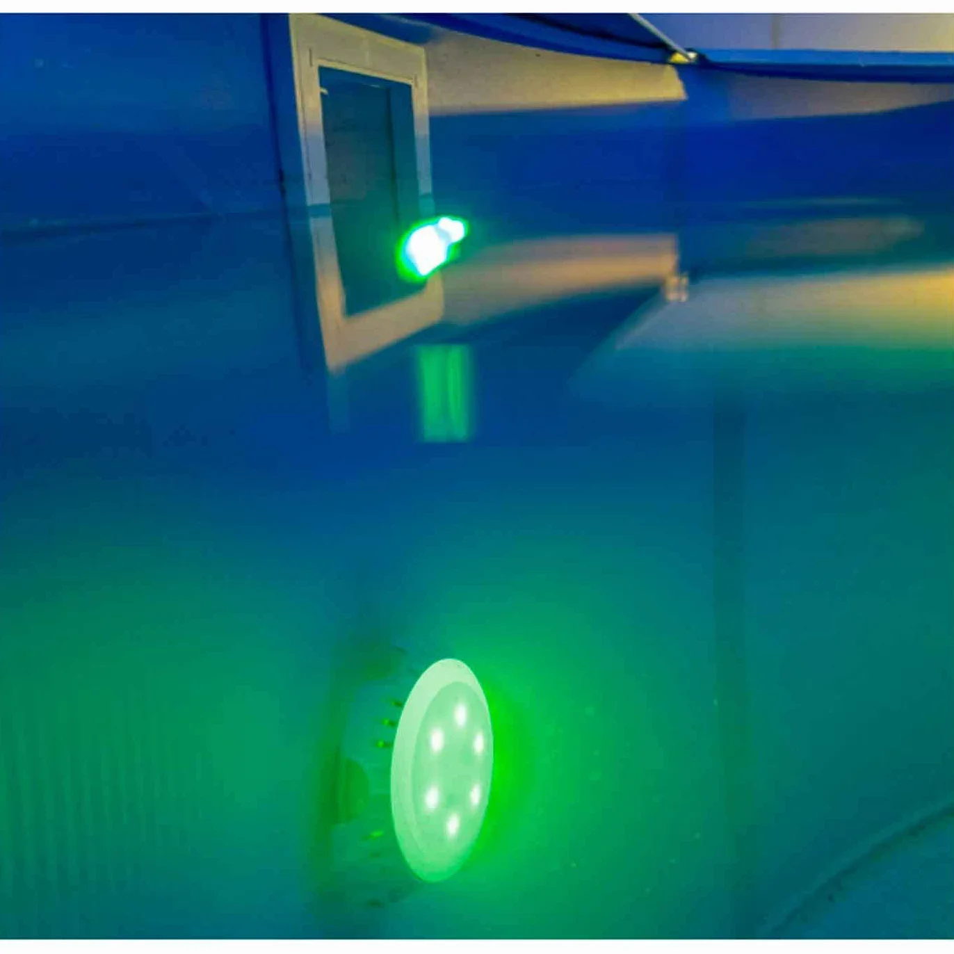 Acan Tradineur - Lámpara led para Piscina, Luces Multicolor, Resistente al Agua Incluye adaptadores para válvulas. 10 x 16,5 x 16,5 cm