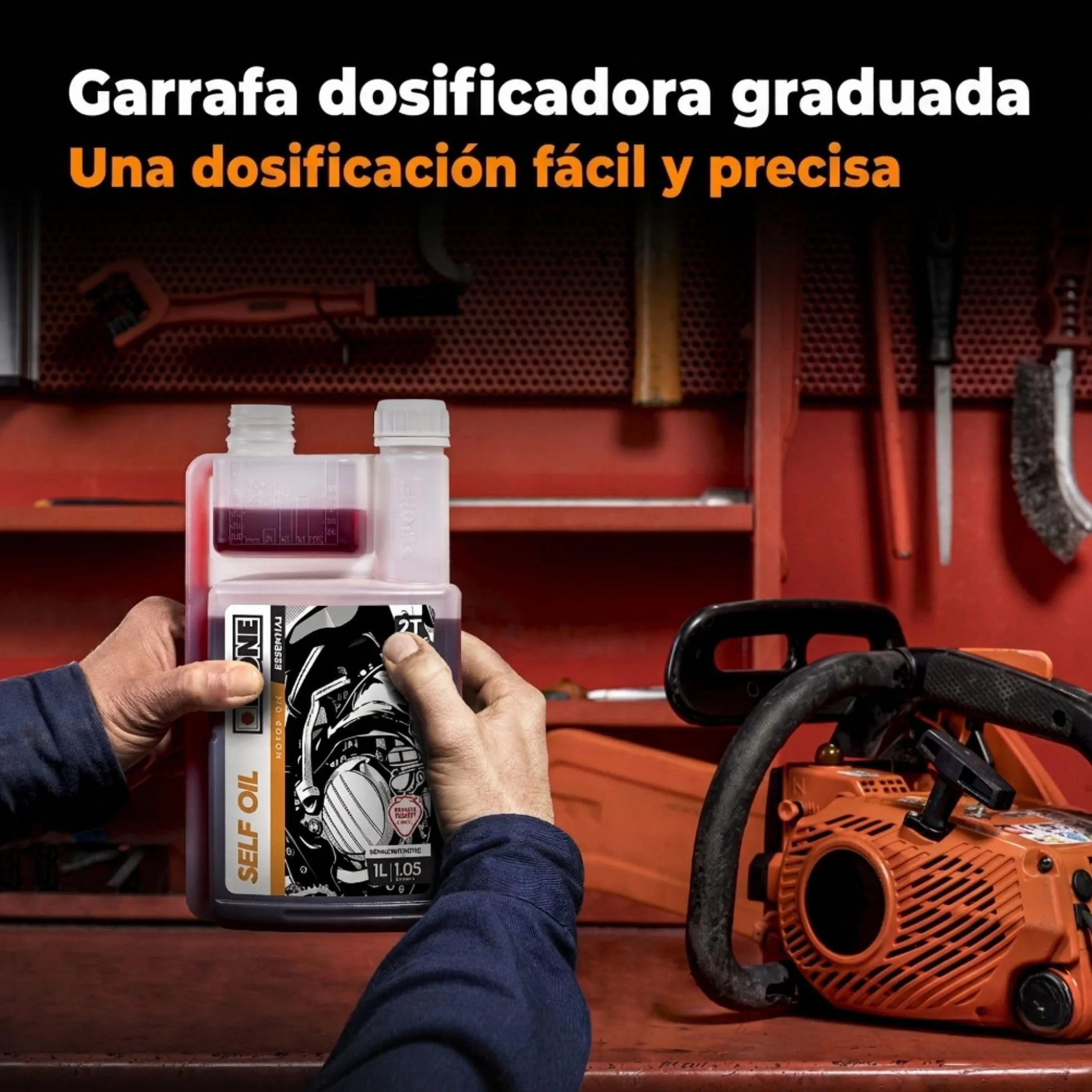 IPONE – Aceite para Motor 2 Tiempos Self Oil – Aroma Fresa - Bidón dosificador 1 Litro - Semisintético - Gama Essential - Para todo tipo de motores 2 tiempos - Protección del motor