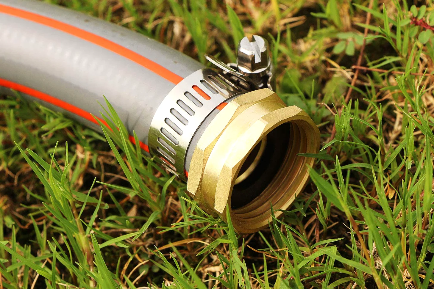 Conector de manguera de jardín de latón macizo con abrazaderas de acero inoxidable, accesorios de manguera de jardín macho y hembra, 3 juegos (3/4")
