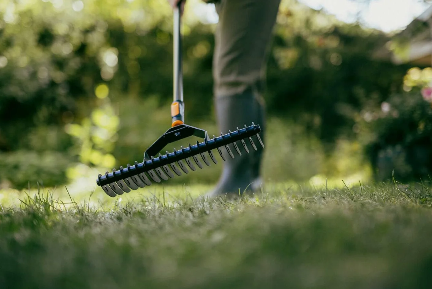 Fiskars OneClick Aireador de Césped | 1080679