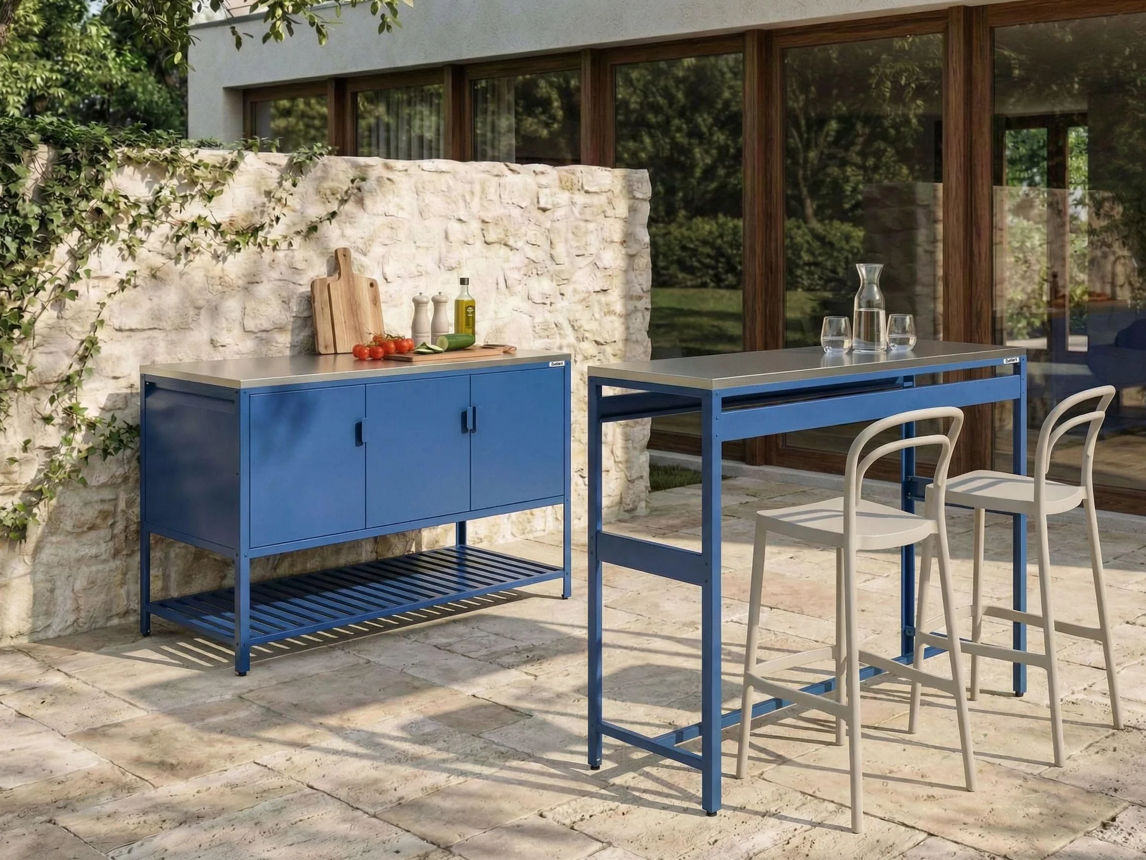 Beliani Conjunto de Armario de Cocina y Mesa de Bar para Exterior de Acero 3 Puertas encimera de Acero Inoxidable jardín Azul Maenza