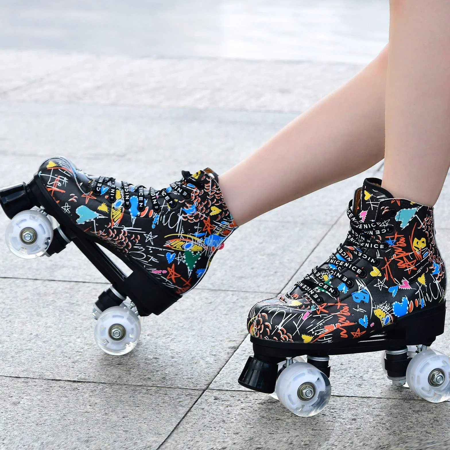 Patines LED 4 Ruedas Top Alto Clásico Adulto Diseño Graffiti