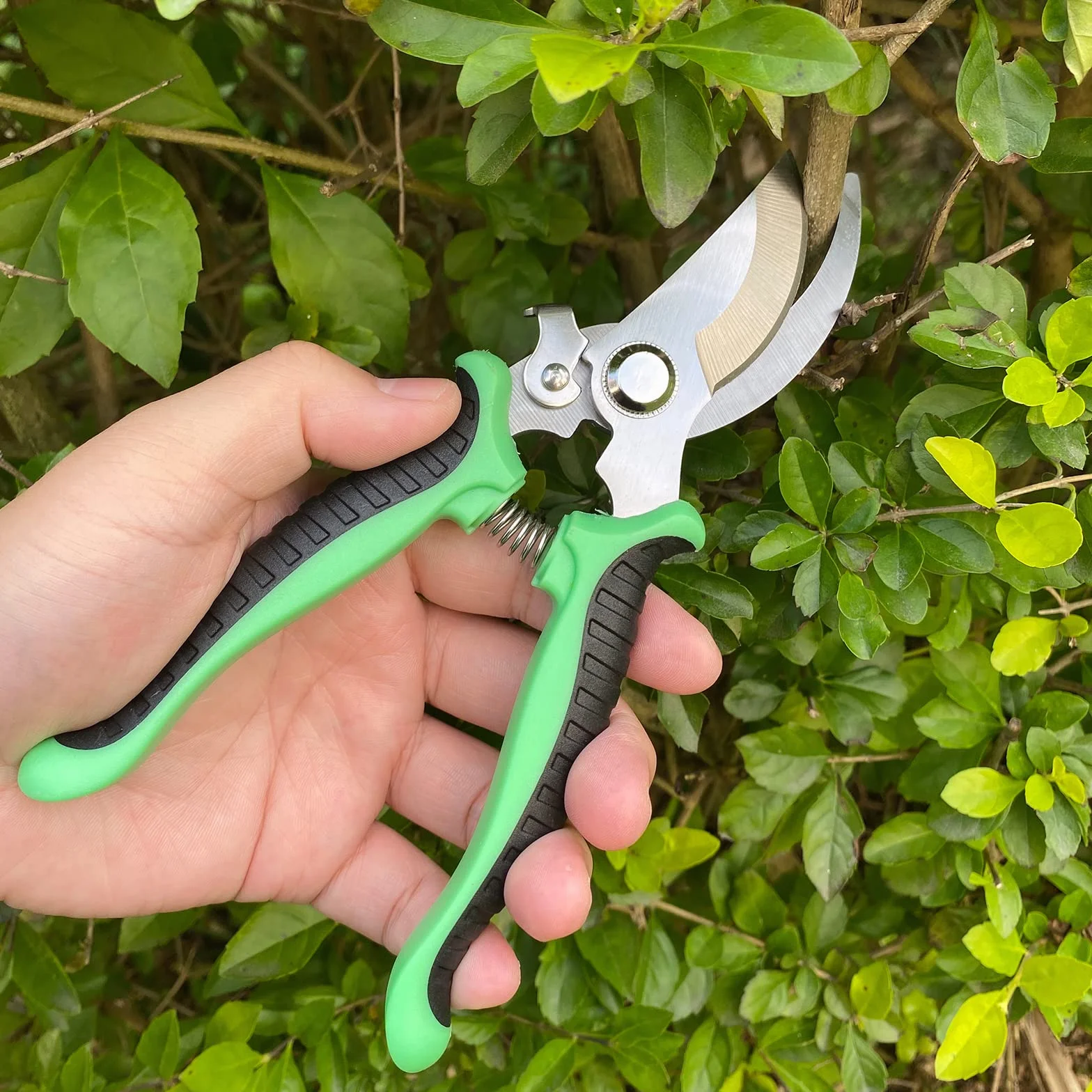 Newaner Tijeras de podar, antideslizantes con mango de bloqueo, de reparación profesional de flores, multifuncionales para cortar ramas y ratán（verde）