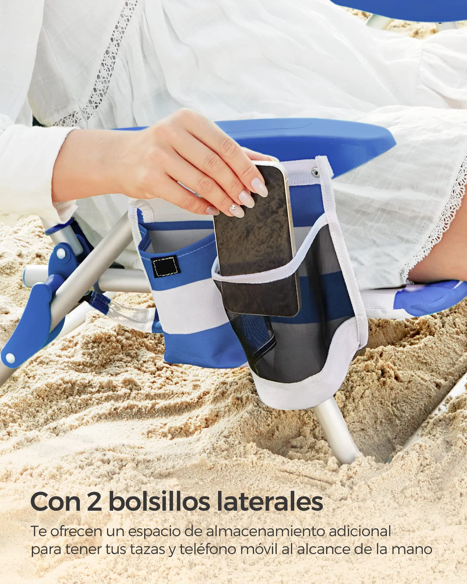 SONGMICS - Silla de Playa, Silla Plegable para Camping, con Correa, Respaldo Ajustable, reposacabezas, apoyabrazos, 2 Fundas Laterales, Azul y Blanco GCB62BU
