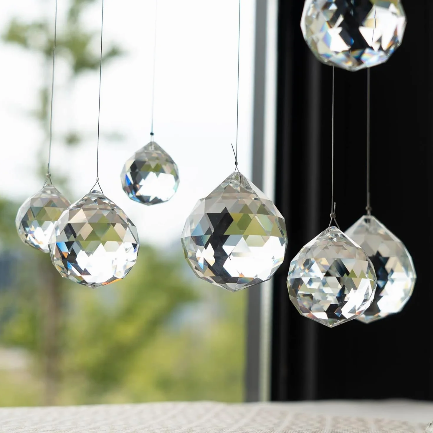 10 Bolas de Cristal Transparente (20mm) - Prismas Colgantes para Decoración - Ideal para Ventanas, Jardín, Hogar y Bodas