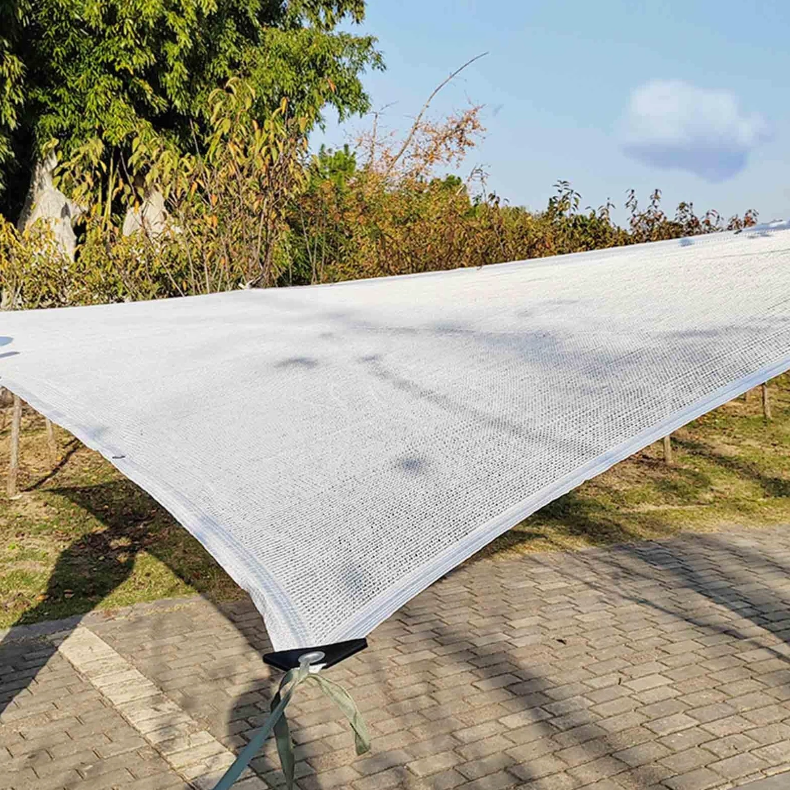 Malla de sombreo Blanca antigranizo: 55% de protección UV, Bordes Reforzados con Ojales, Ideal para invernaderos y pérgolas de jardín, Disponible en tamaños de 1x2 m, 2x2 m, 3x5 m, 4x5 m y