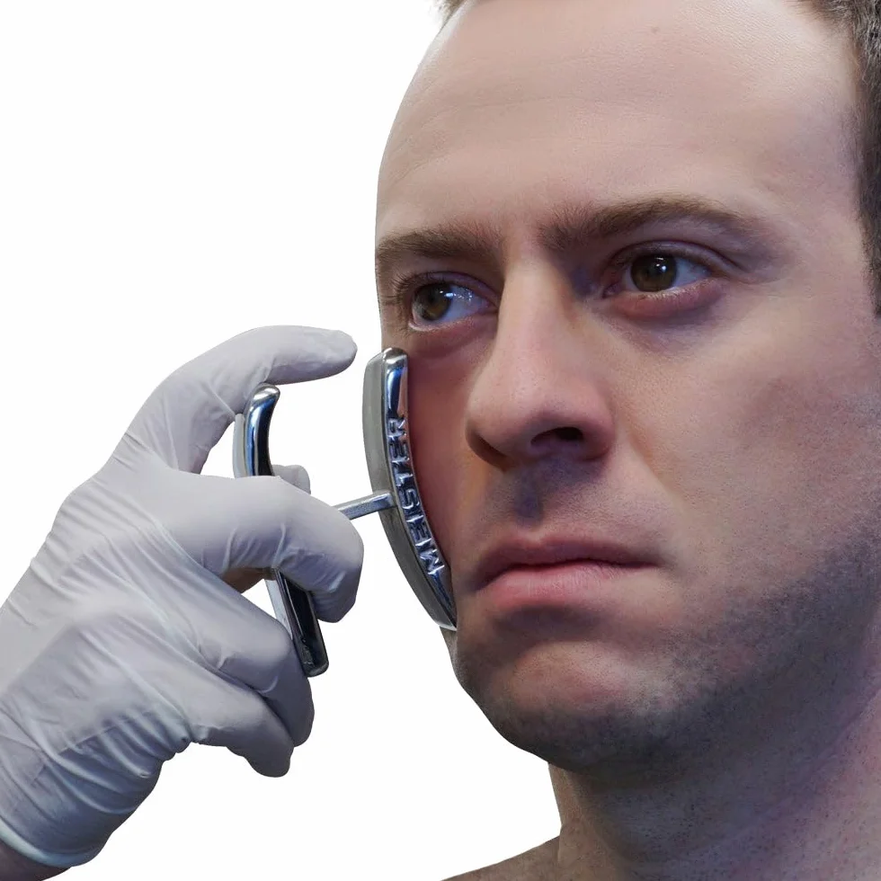 Meister Pro Cutman Compresa contorneada de Acero Inoxidable para contusiones