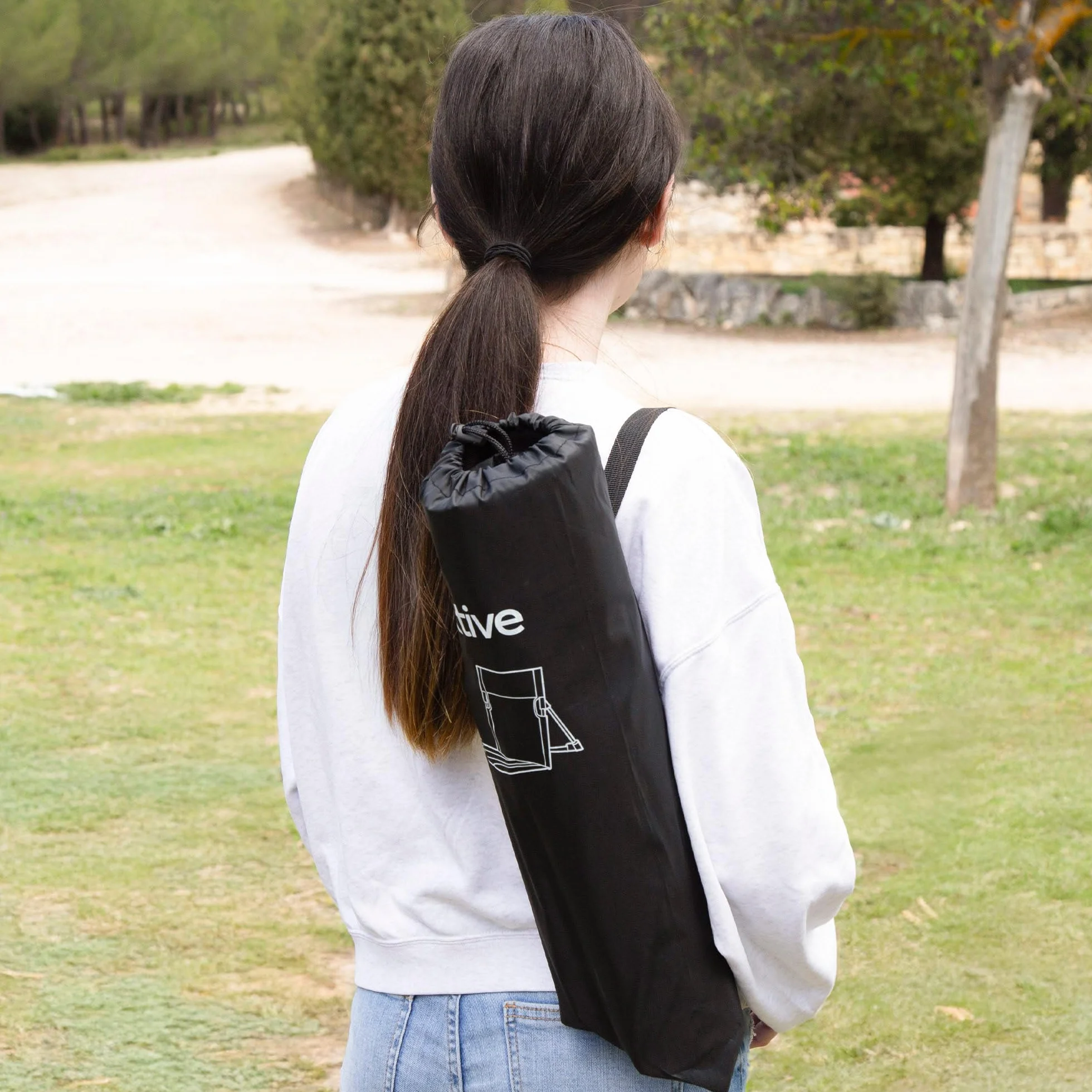 AKTIVE Silla Plegable de Suelo Negra con Respaldo Ajustable y Funda de Transporte, Estructura de Acero y Tejido Oxford, Ligera y compacta, para Camping, Playa y Exteriores (62459)