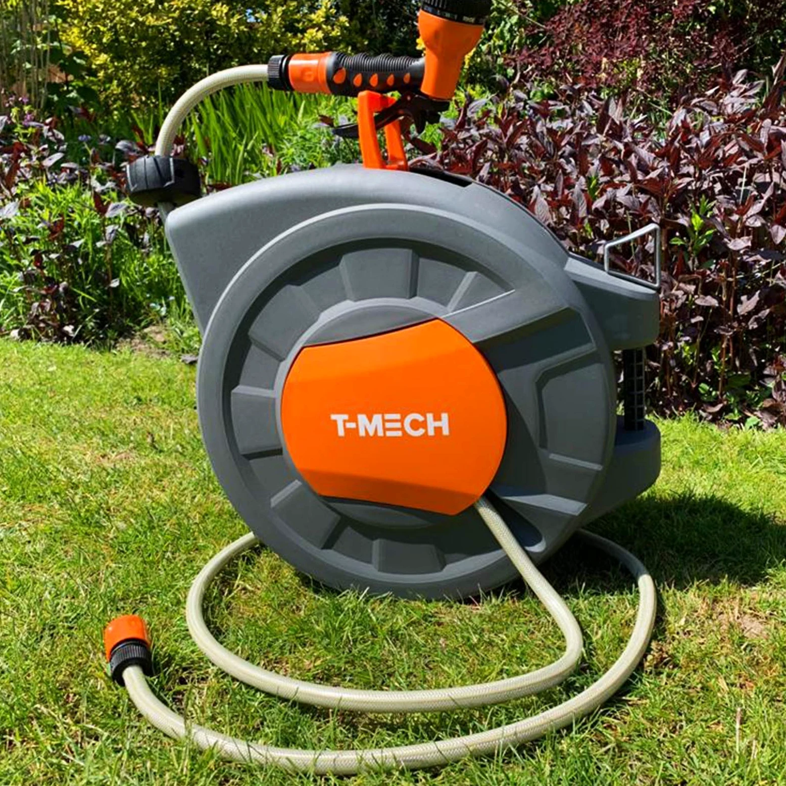 T-Mech Carrete de Manguera de Rebobinado Automático 20m + 2m, Pistola de 8 Boquillas de Pulverización Montada en la Pared, Manguera Retráctil con Soporte y Fijaciones