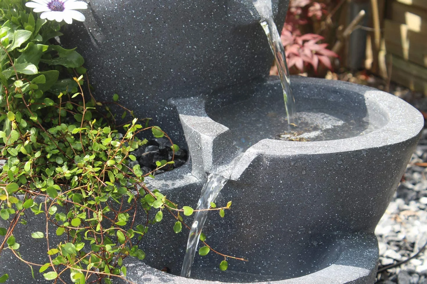 Fuente de Jardín Iluminada Grande Arnusa - Fuente de Agua de 59 cm - Decoración de Jardín Interior y Exterior - Se Puede Plantar