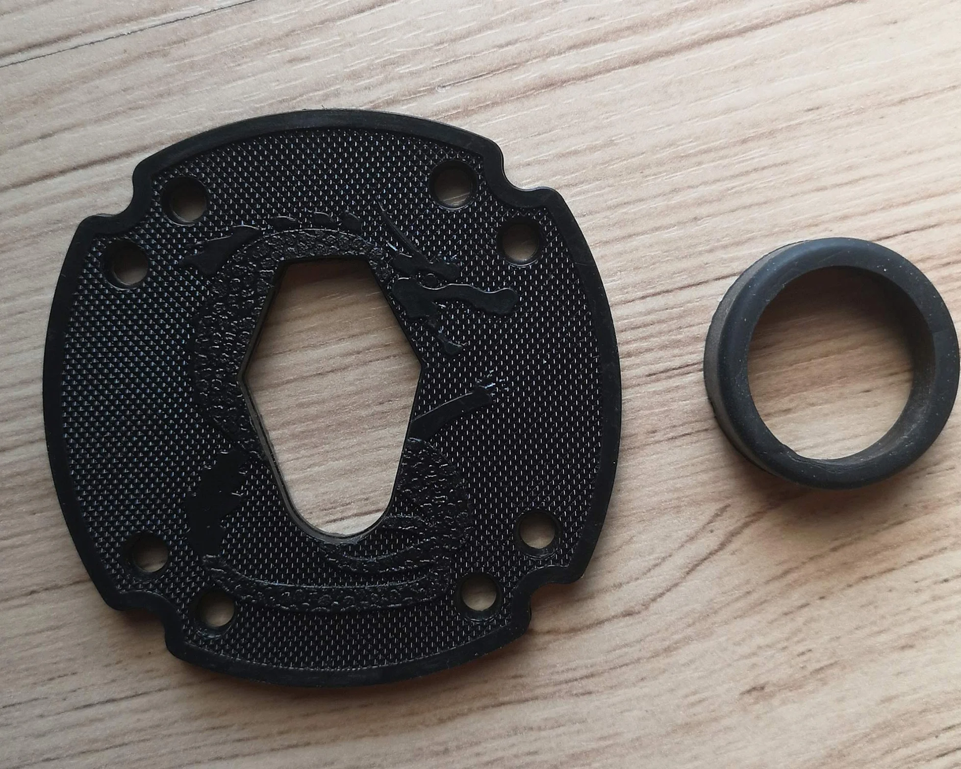 Katana de Entrenamiento Sable Japonés Polipropileno Bokken Tsuba 105 cm