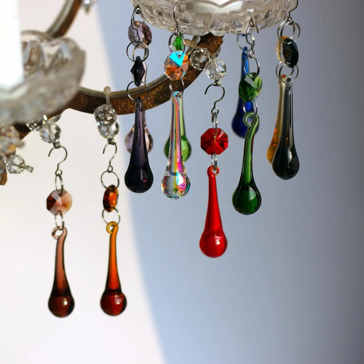 12 piezas de prismas de araña de cristal de gota de lluvia, cuentas de cristales colgantes de colores de 53 mm para ventana, decoración del hogar (multicolor)