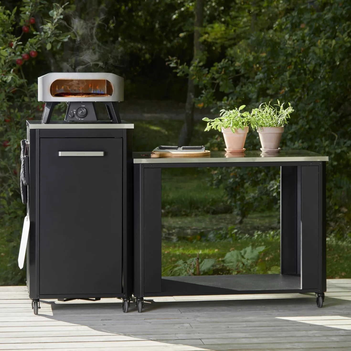 Cozze® | Cocina Exterior 60 Alta H110 cm | Encimera de Acero Inoxidable SS430 | Diseño Modular | 1 Puerta con Soporte para bombona | 6 Ganchos | Ruedas Ø75 mm | Estructura de Acero Lacado Negro