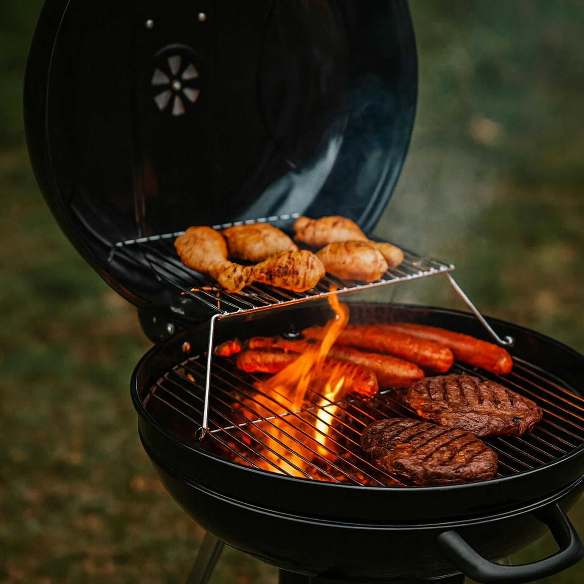 BBQ-Toro Barbacoa de Carbón con Tapa, Termómetro y Regulador de Aire "Birch" | 57 cm | Superficie de Parrilla Ø 55 cm | Barbacoa Portátil | Barbacoa con Ruedas | con 2 Parrillas, Estante y Canasta