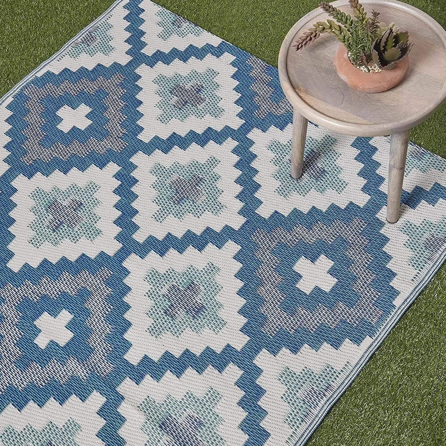 HOMESCAPES Alfombra de exterior azul para jardín o patio, 100% plástico reciclado, 180 x 270 cm, ligera, impermeable, geométrica, diseño azteca "Mia" alfombra tejida para el suelo interior y exterior