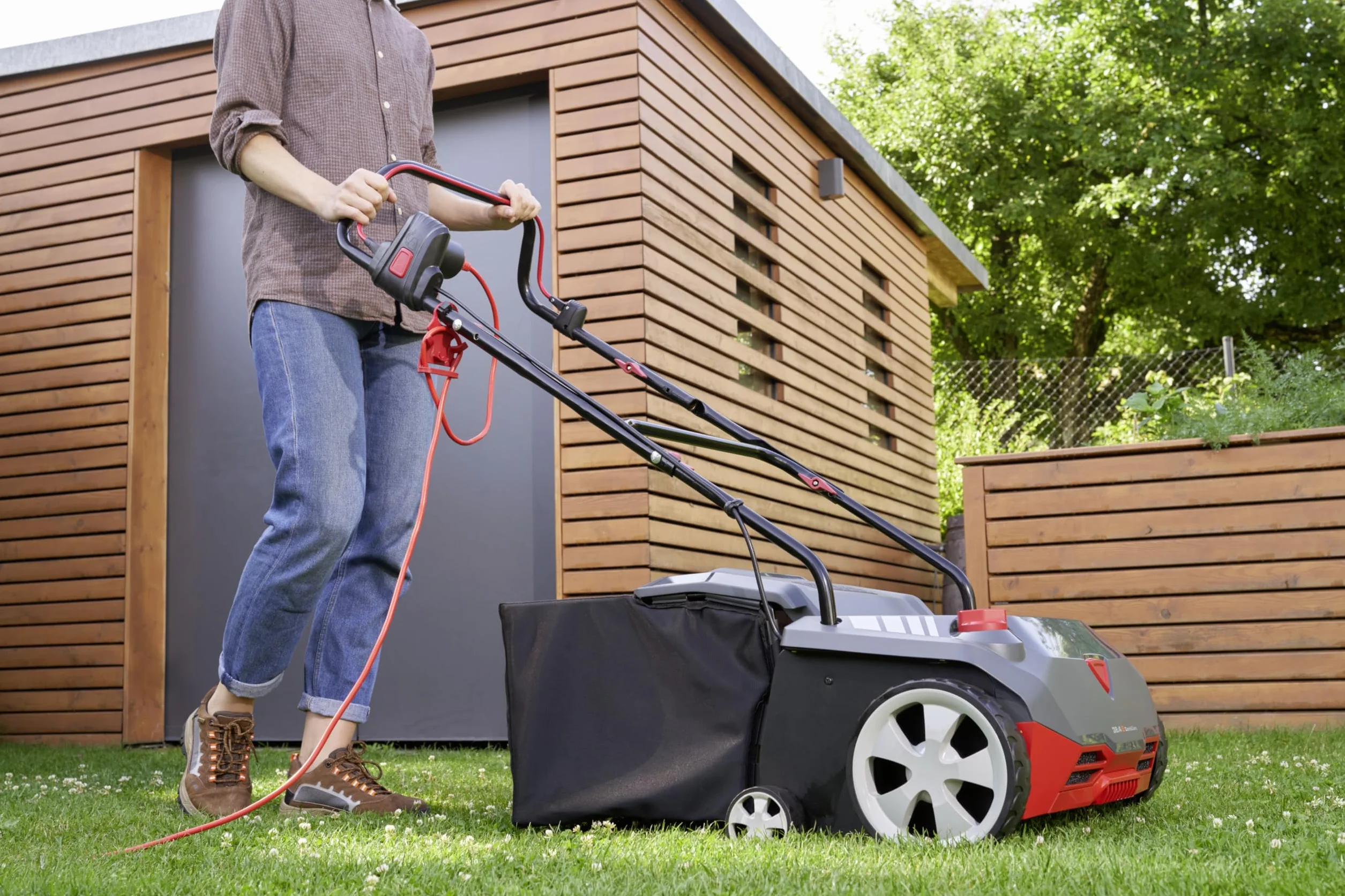 AL-KO Escarificador eléctrico 38.4 E Combi Care, Potencia del Motor de 1400 W, Ancho de Trabajo de 38 cm, Incluye Saco de 55 L, para césped de hasta 800 m²
