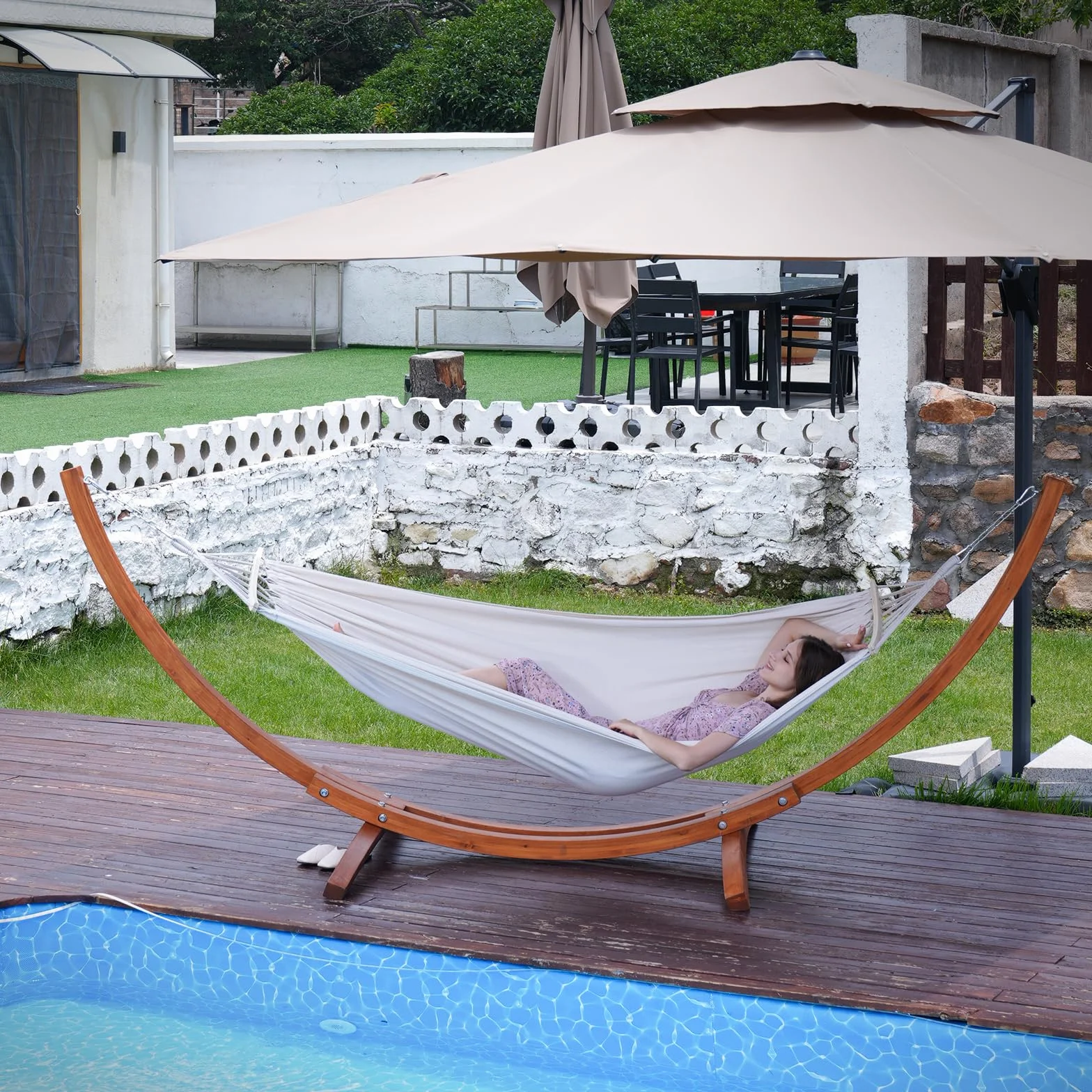 Hamaca con Soporte de Madera, Incluye 2 Hamacas, Carga 200 kg, 320x120x120 cm, Estructura Arqueada Estable de Madera, Altura Ajustable, para Jardín, Terraza y Balcón