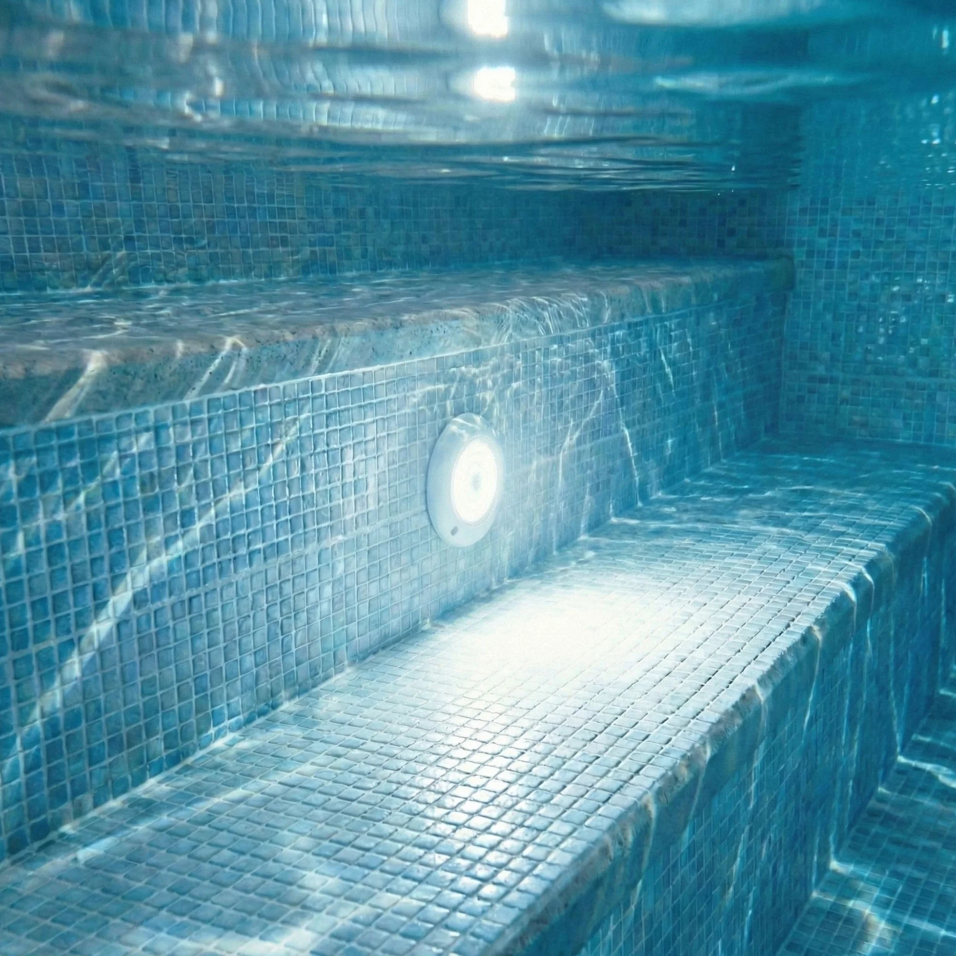 SWIMHOME Warmpool Foco LED Mini de Superficie para Piscina y Escalera, Blanco Frío 6000K, 6W, Resina Epoxy, Ø11cm