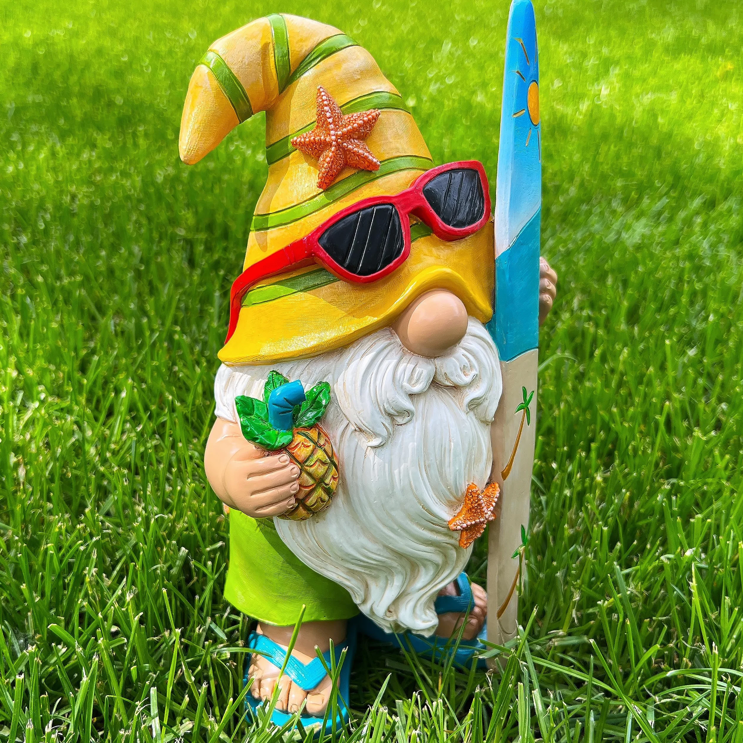 Mood Lab Gnomo de jardín – Figura de gnomo Surfista – 9.1 Pulgadas de Alto, Divertida Estatua de césped – para decoración al Aire Libre o casa