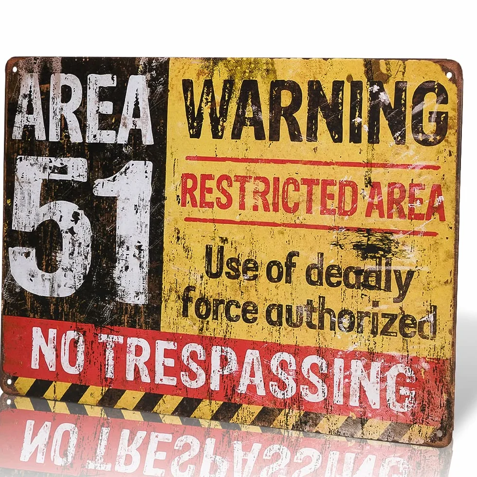 dingleiever - Divertido póster decorativo para exteriores Area 51 No Trespassing Military Vintage Metal Yard Sign