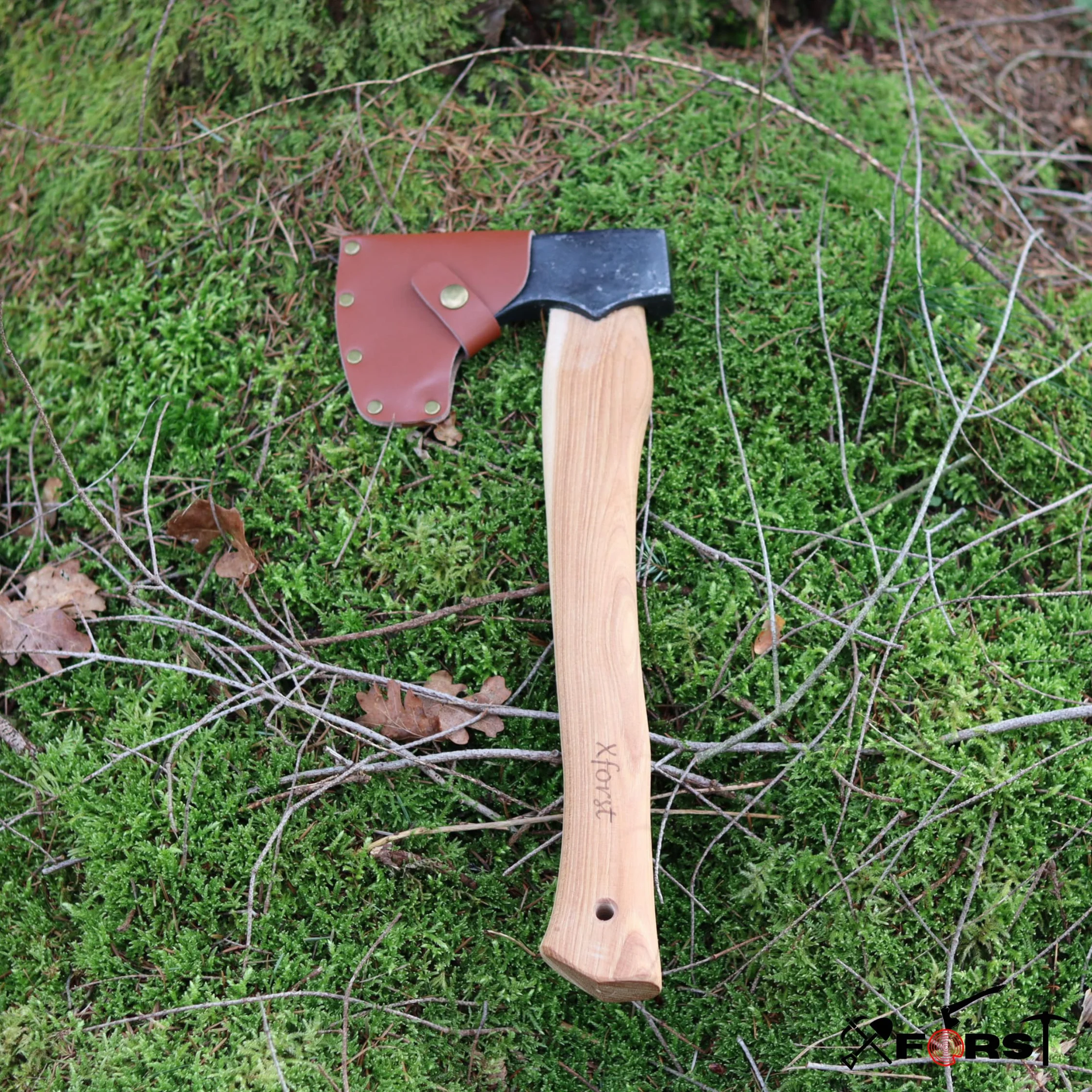 Xforst Hacha, Hachuela con vaina de cuero de acero al carbono forjado afilada, Hacha de mano de supervivencia - Modelo Vikingo X-TA5B