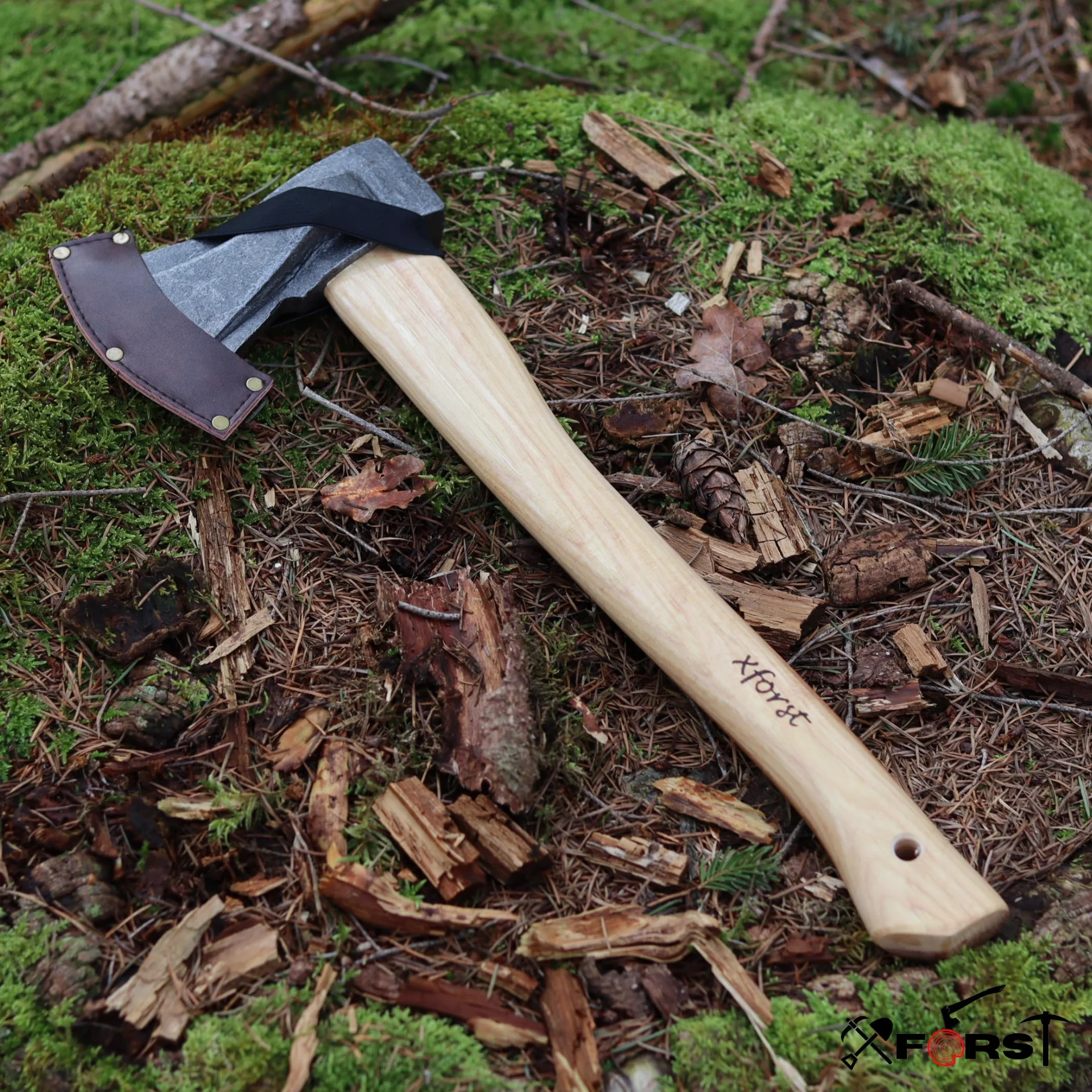 Hacha Xforst de Mano Con Mango de Madera y Hoja de Acero Al Carbono - Universal para Camping y Estilo Vikingo