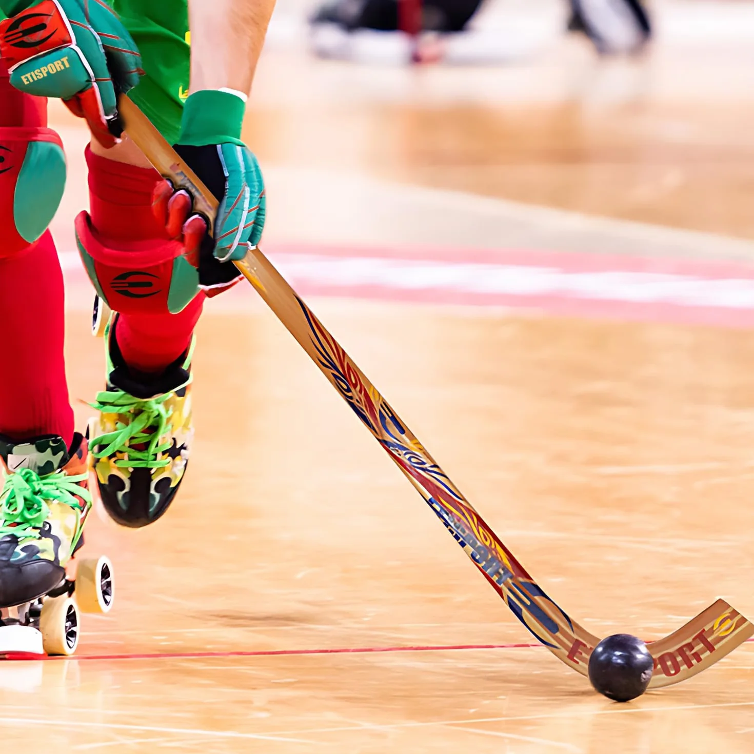 Fury Stick de Hockey Profesional Mango Hickory Pala Laminada Fibra Exterior Semi-rígido 500g