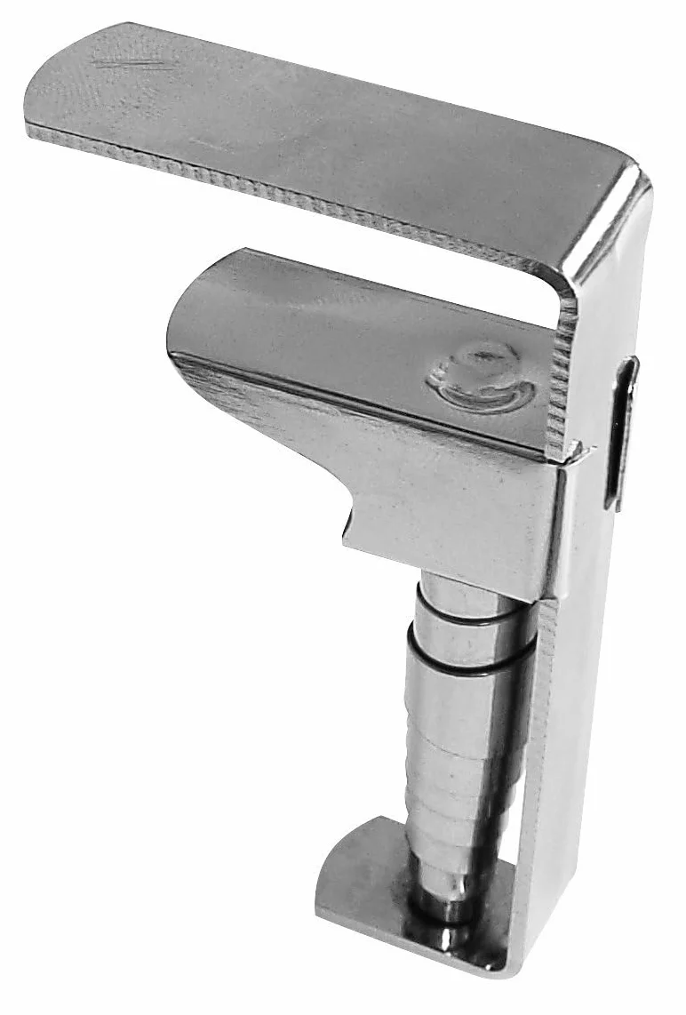 Fackelmann Pinzas Sujeta Manteles Ajustables para Tableros desde 1,8 a 5,4 cm de Grosor, Fijación Fuerte, Acero Inoxidable Resistente y Duradero, Incluye 4 uds