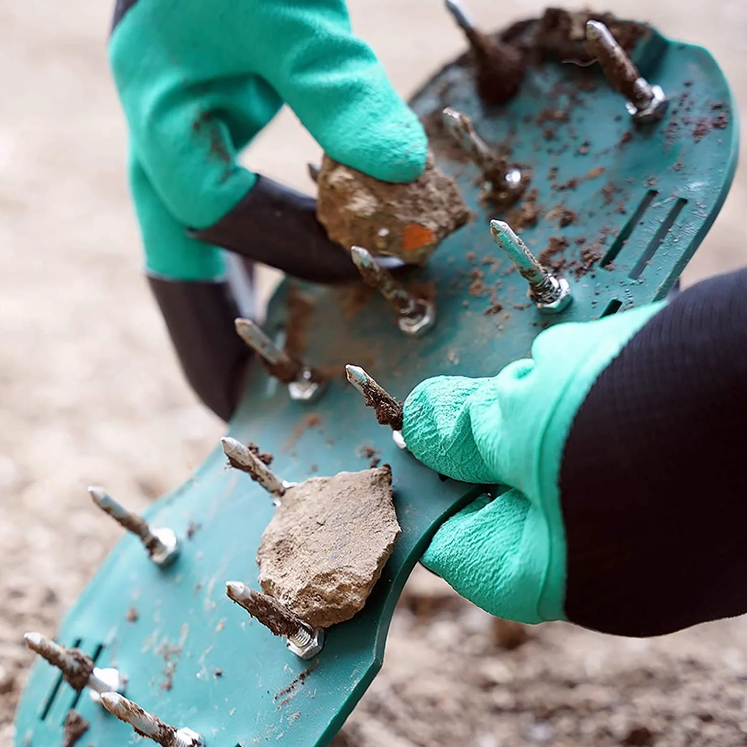 Aireador de Césped Zapatos Sandalias de Pinchos de Metal Hebillas y Correas 3 para Airear el Césped o en el Patio (Verde)