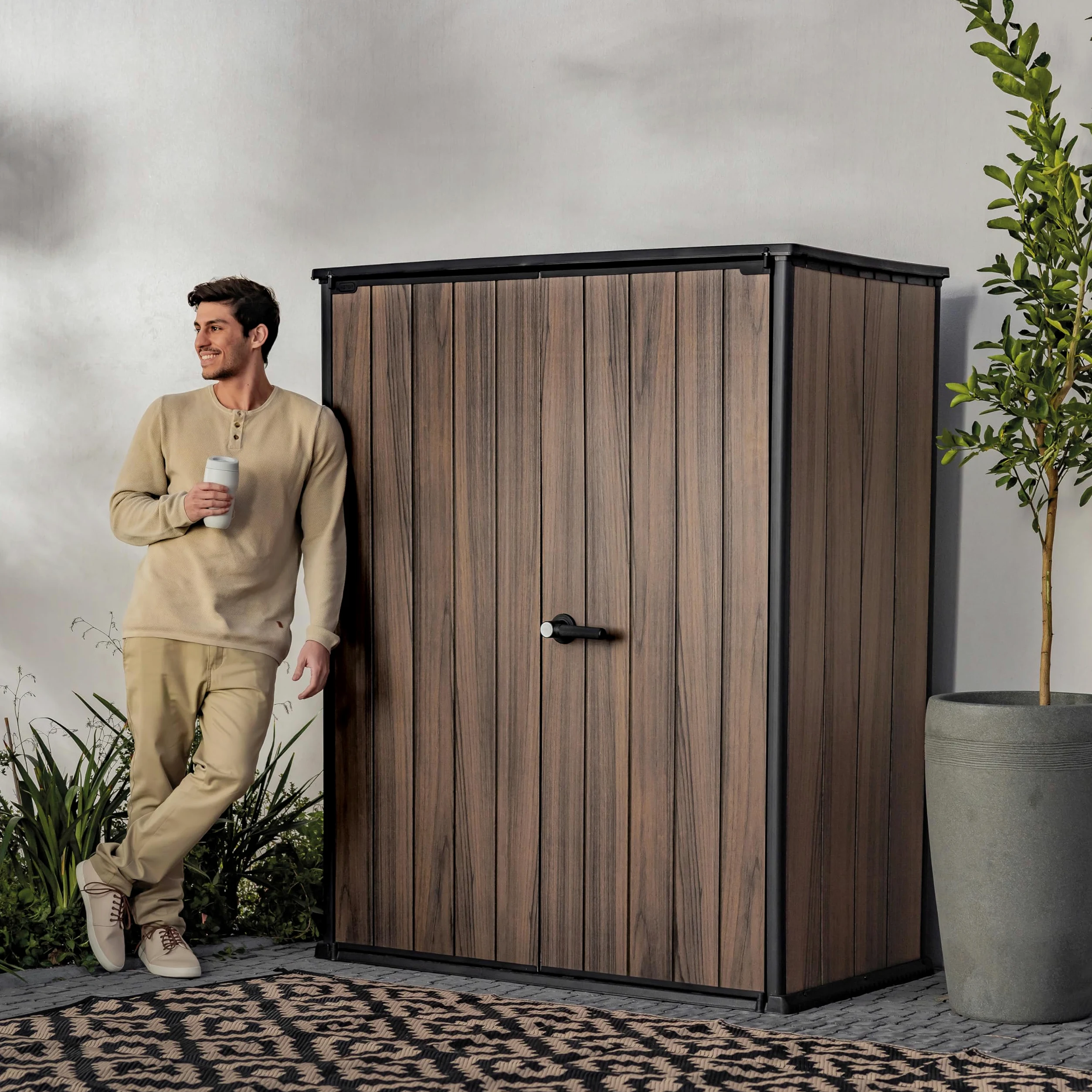 Keter Rosewood - Cobertizo vertical de jardín Exterior, 1400L, Color Marrón, Efecto madera, 170,4 x 140 x 73,6 cm