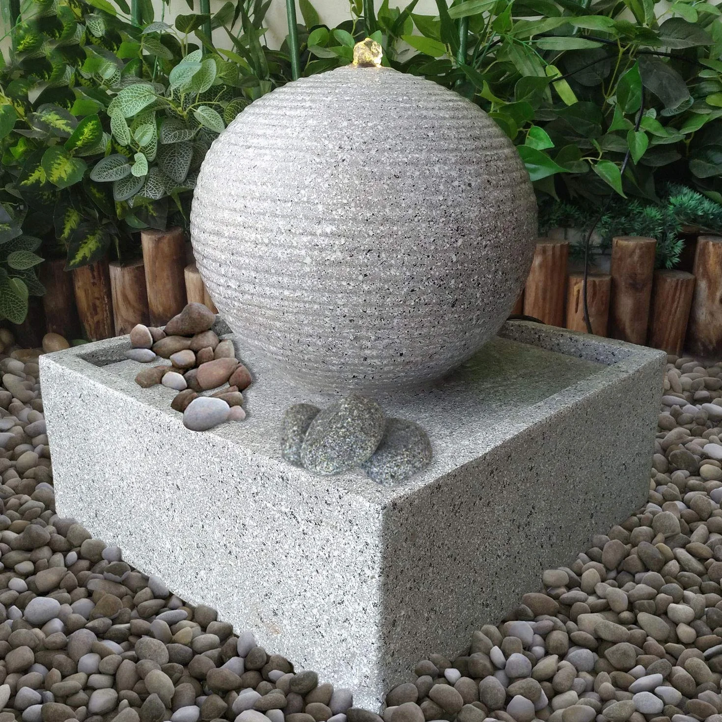 Fuente de Jardin Fuente de Agua esferica 230 V Fuente Decorativa para Jardin, terraza, Balcon con luz LED, Gris Claro