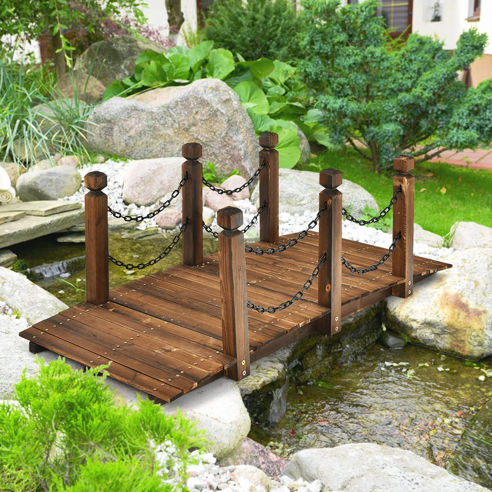 GOPLUS Puente de madera de abeto, 150 x 67 cm x 55 cm, puente para estanque soporta hasta 180 kg, puente de jardín con barandillas y cadenas, puente para jardín, parque, patio trasero