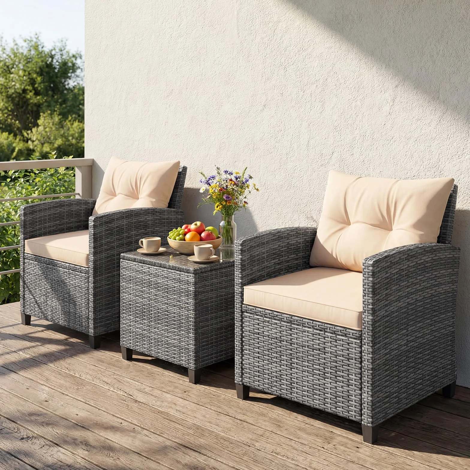 GIANTEX Conjunto de Muebles Jardín 3 Piezas, Mesa y Sillas de Exterior de Ratán PE con Cojines, Mesa con Tablero de Vidrio, para 2 Personas, para Terraza, Patio, Balcón (Gris+Marrón)