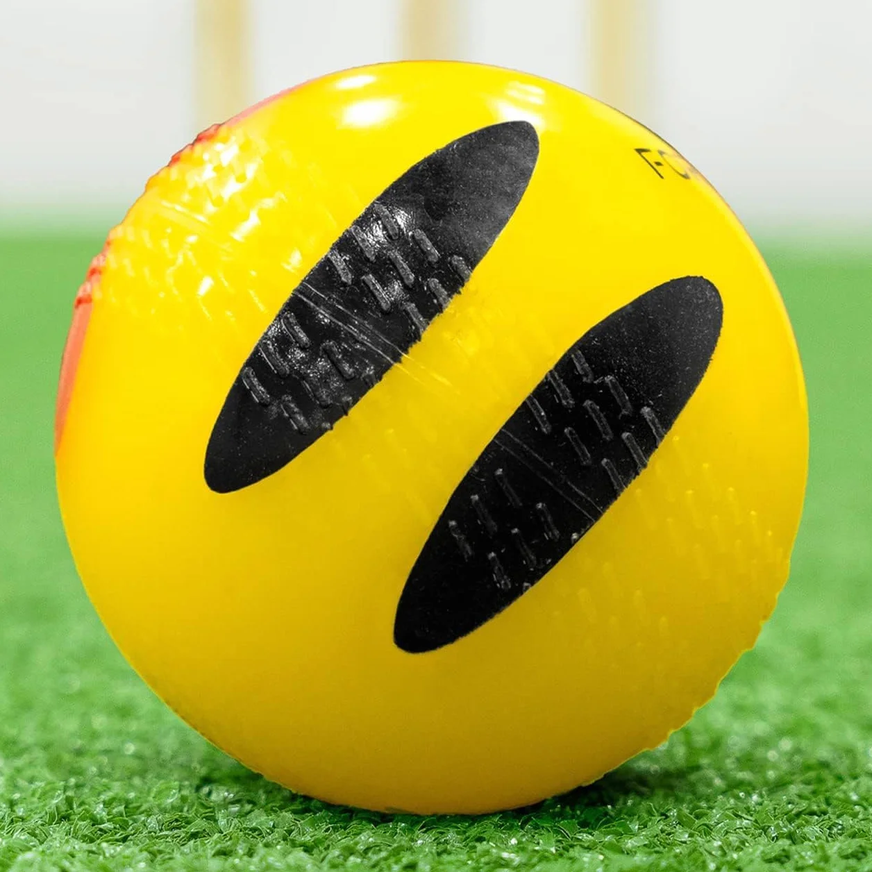 FORZA Fortress Pelotas de Cricket Paquete de 6 Práctica Junior Senior Bolos Juego de Plástico Entrenamiento