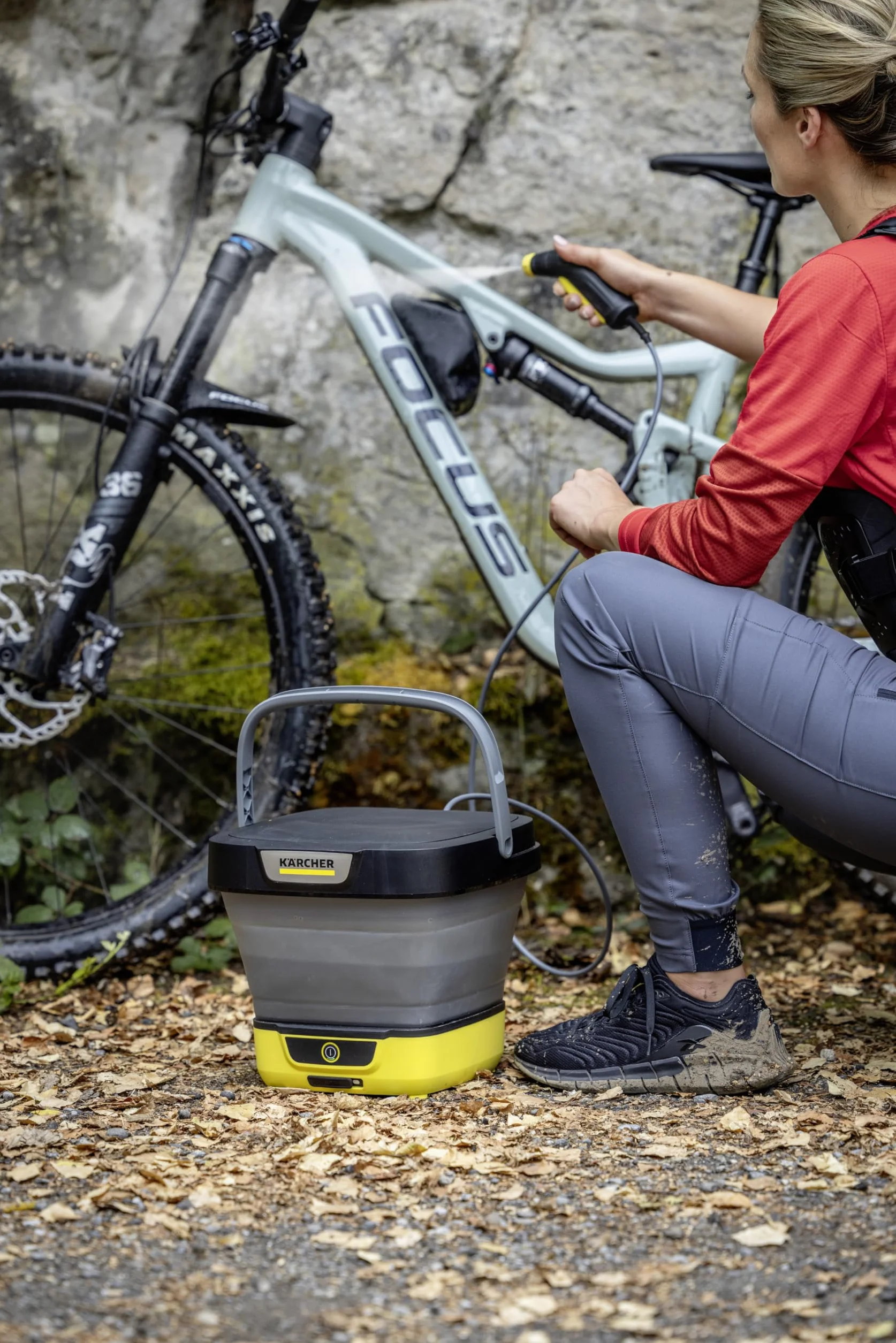 Kärcher hidrolimpiadora móvil OC 3 Foldable, Limpieza para Bicicleta, Camping y jardín, Baja presión, batería de Ion de Litio, depósito de Agua Plegable: 8 l, Boquilla de Chorro Plano/Chorro puntual