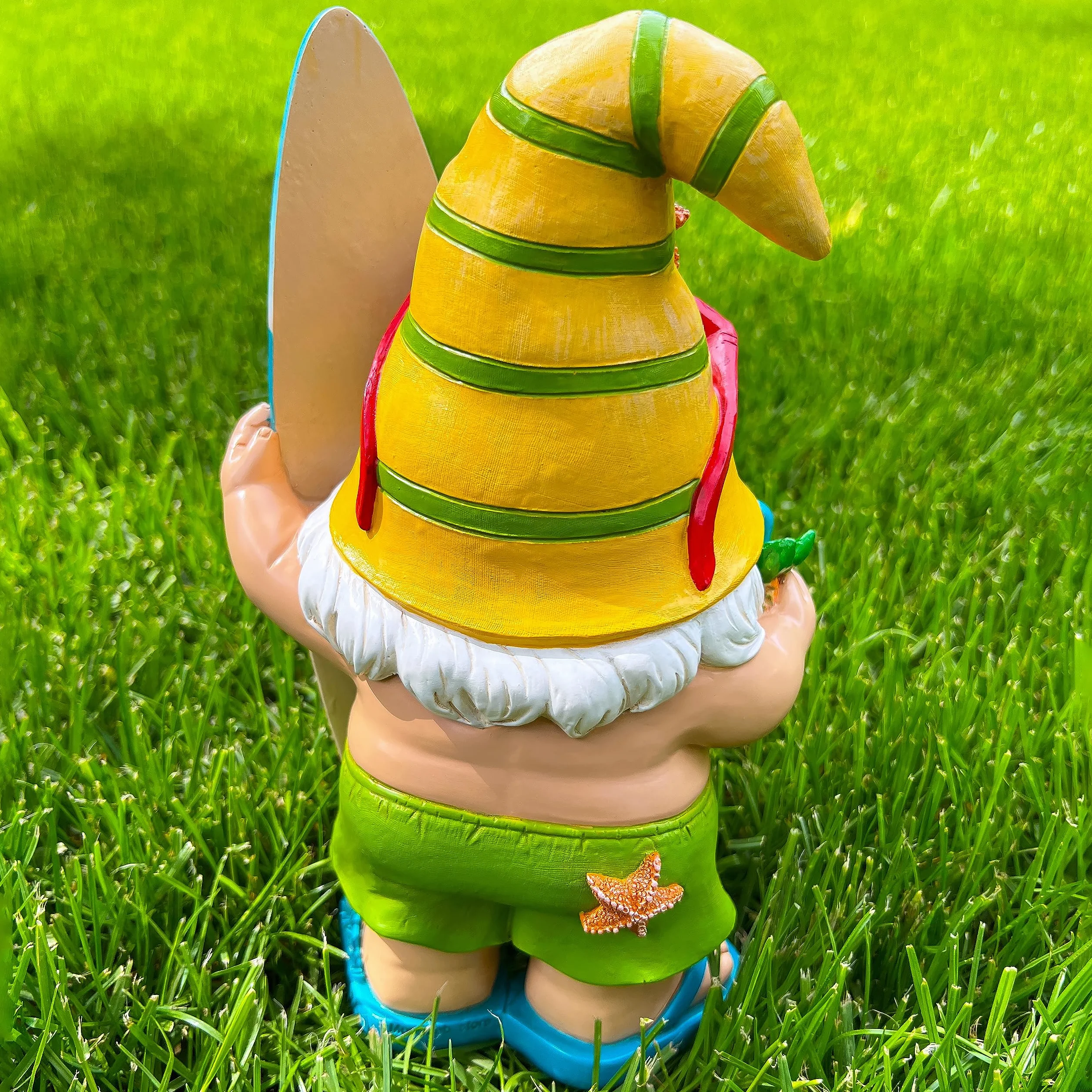 Mood Lab Gnomo de jardín – Figura de gnomo Surfista – 9.1 Pulgadas de Alto, Divertida Estatua de césped – para decoración al Aire Libre o casa