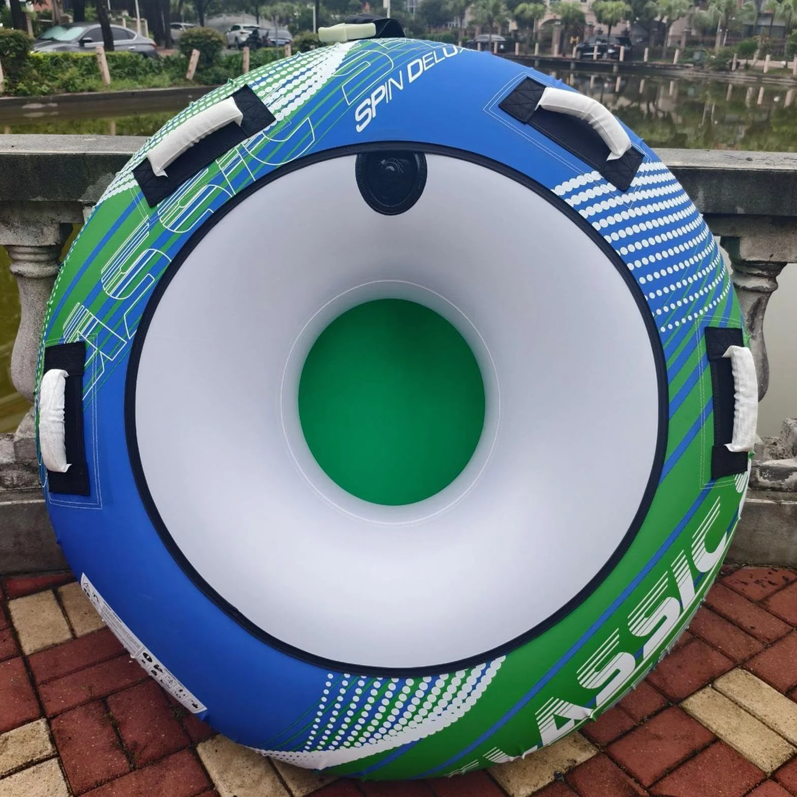 Schlauchboote - Aufblasbare Schwimmausrüstung, dreieckiger schleppbarer Luftschlauch, großes Floß