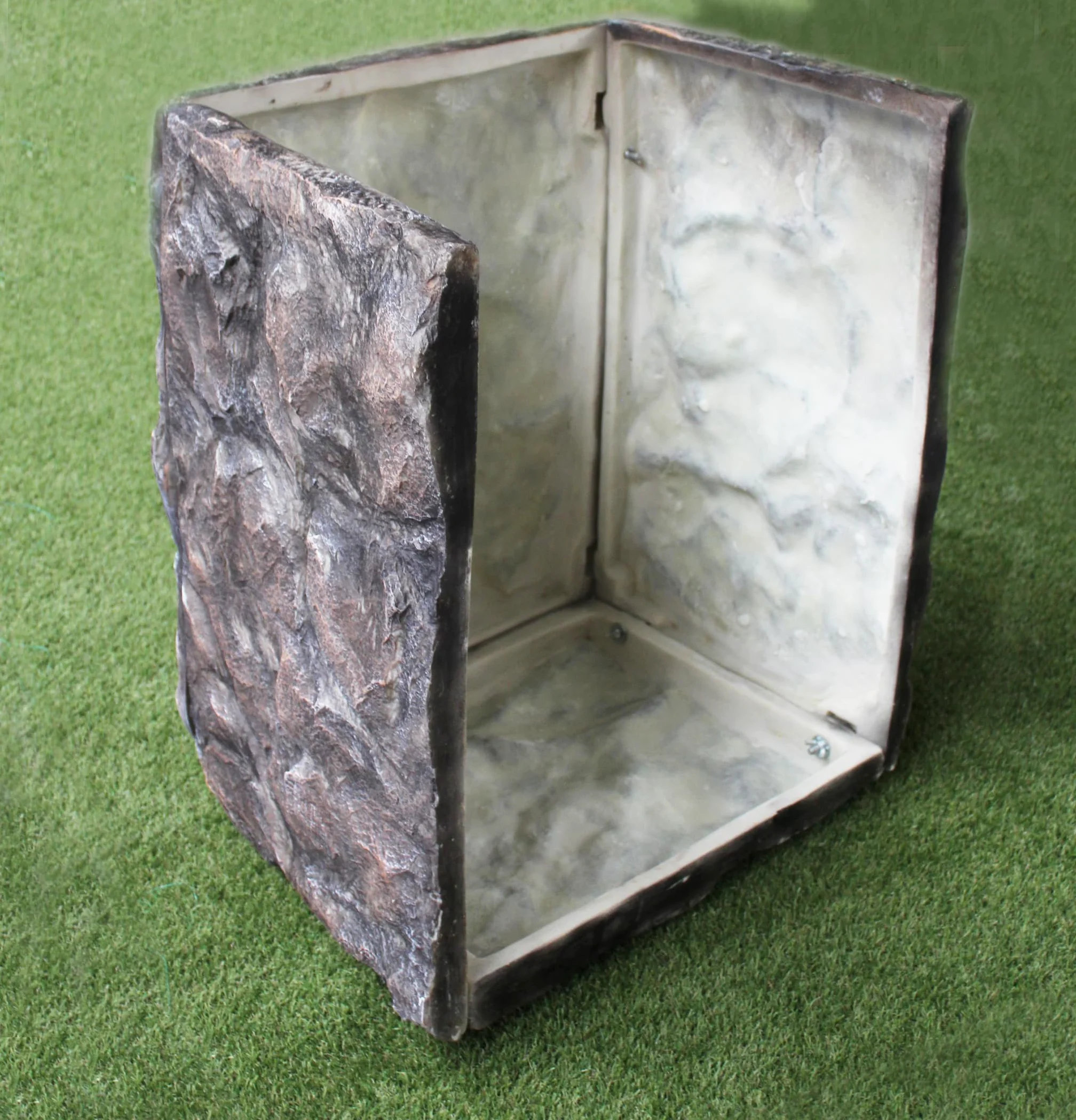 Garaje para robot cortacésped con aspecto de piedra, diseño de cubierta, 58 x 72 x 51 cm, polirresina, gris, rocas de jardín