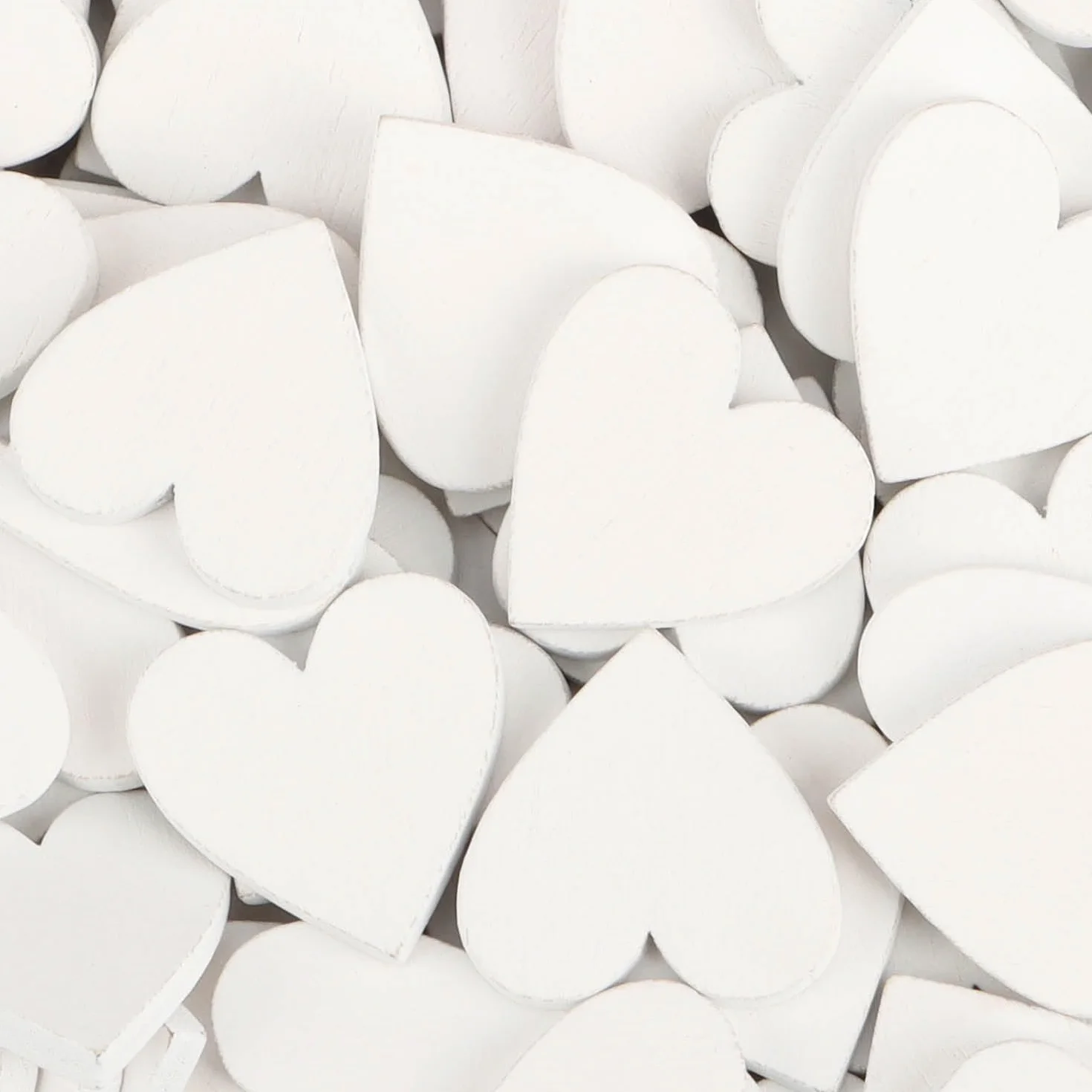 COM-FOUR® 100x Decoraciones de corazón dispersas - pequeños corazones de madera en cuatro diseños - corazones de madera para decoración de mesa en primavera (Corazones/blanco - 100 piezas)