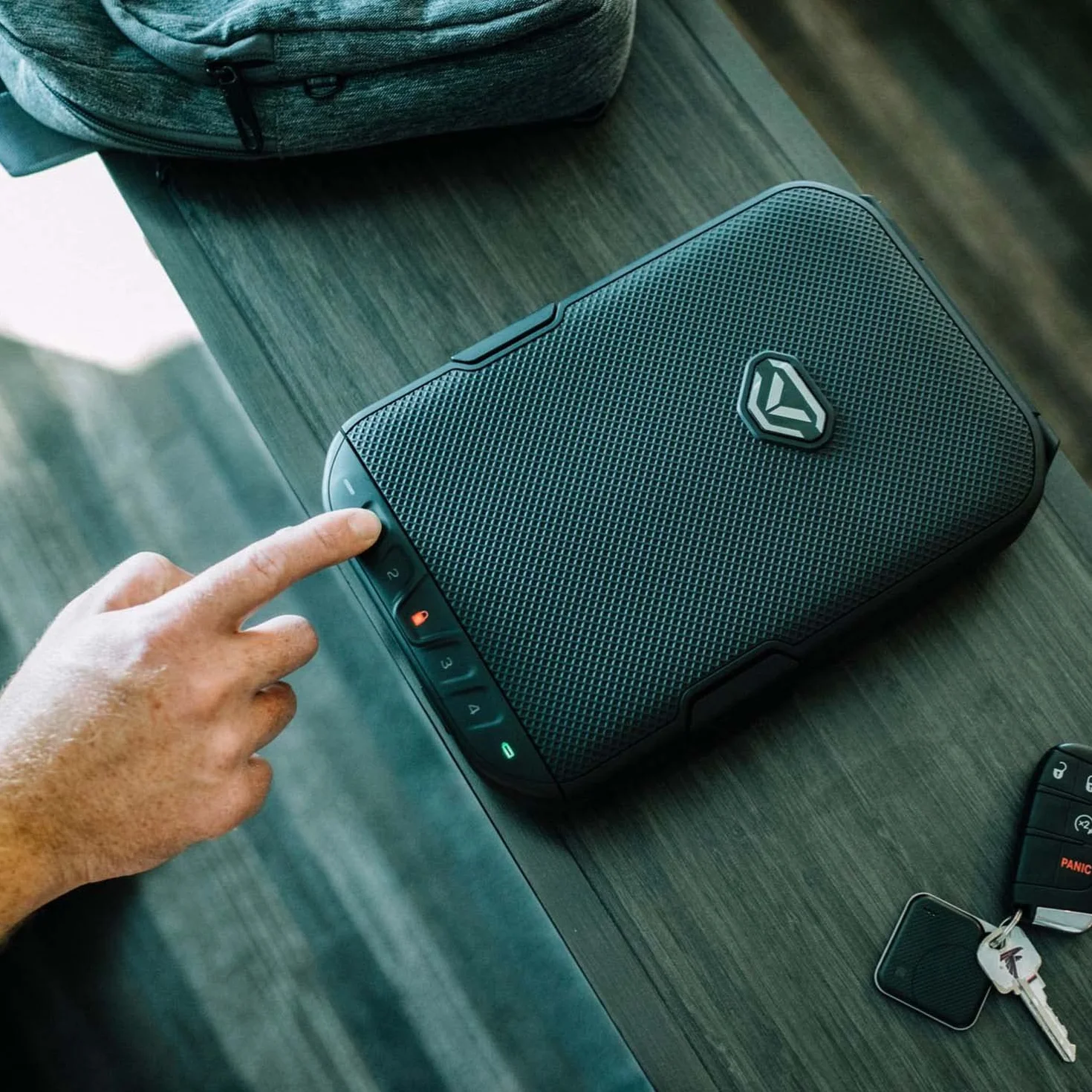 VAULTEK LifePod Estuche de viaje impermeable caja de bloqueo electrónico resistente organizador funda portátil para pistola teclado retroiluminado negro