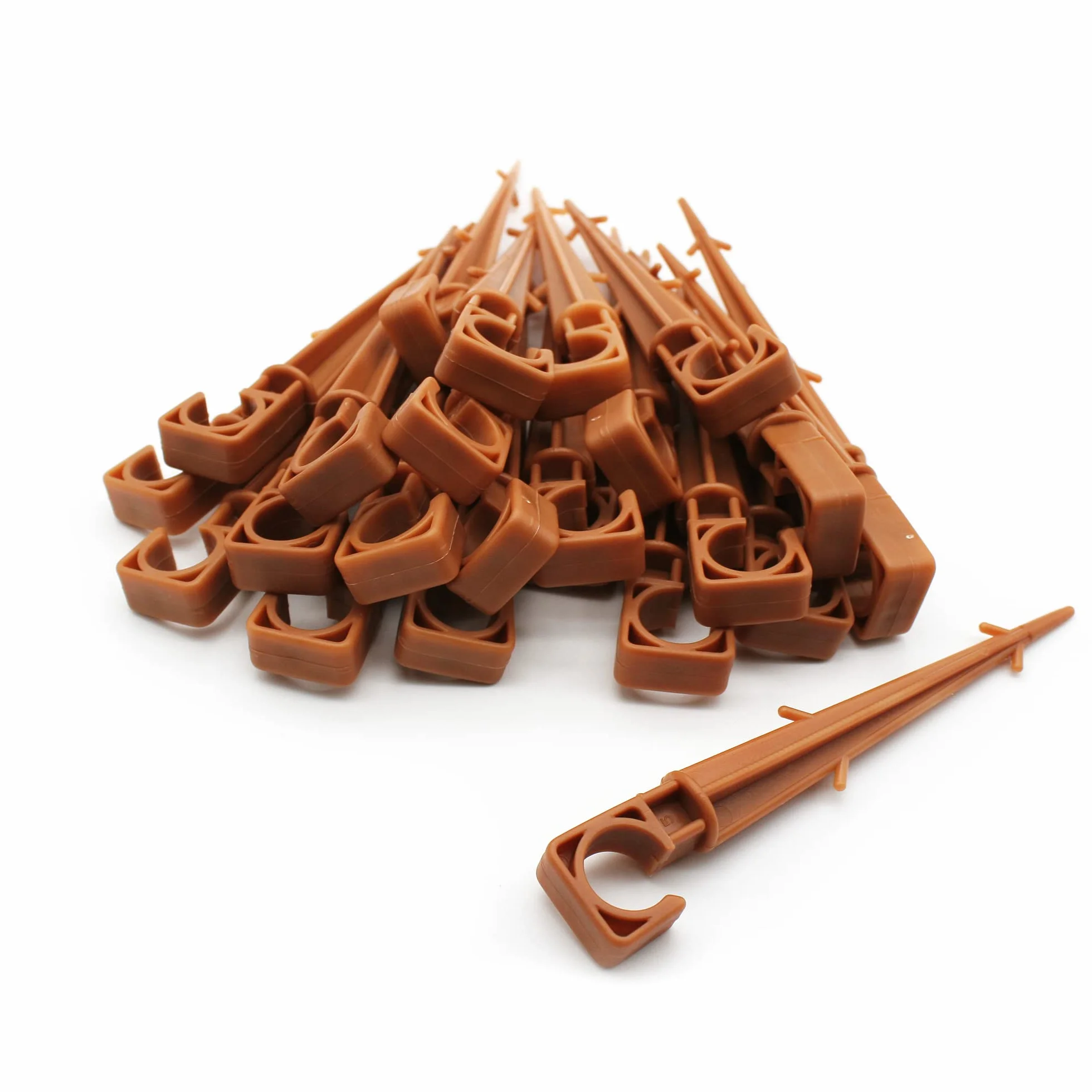 DOJA Barcelona | Estaca Sujeta Mangueras | Pack 50 | 16-20mm Ø | Estaca Riego Huerto | Piqueta Microtubo Riego por Goteo | Estacas de Jardin/Huerto, Soporte Manguera, Mallas y Telas Cesped