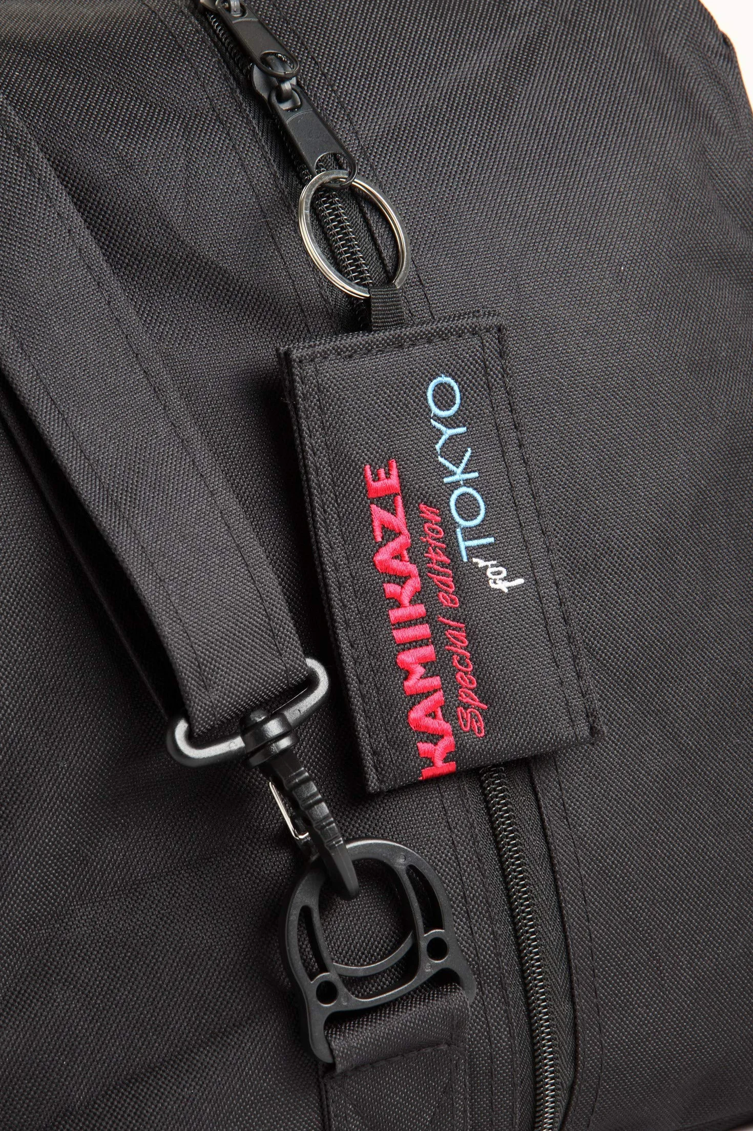 Kamikaze NUEVA BOLSA DEPORTIVA Y MOCHILA TOKYO SPECIAL EDITION, negro o rojo