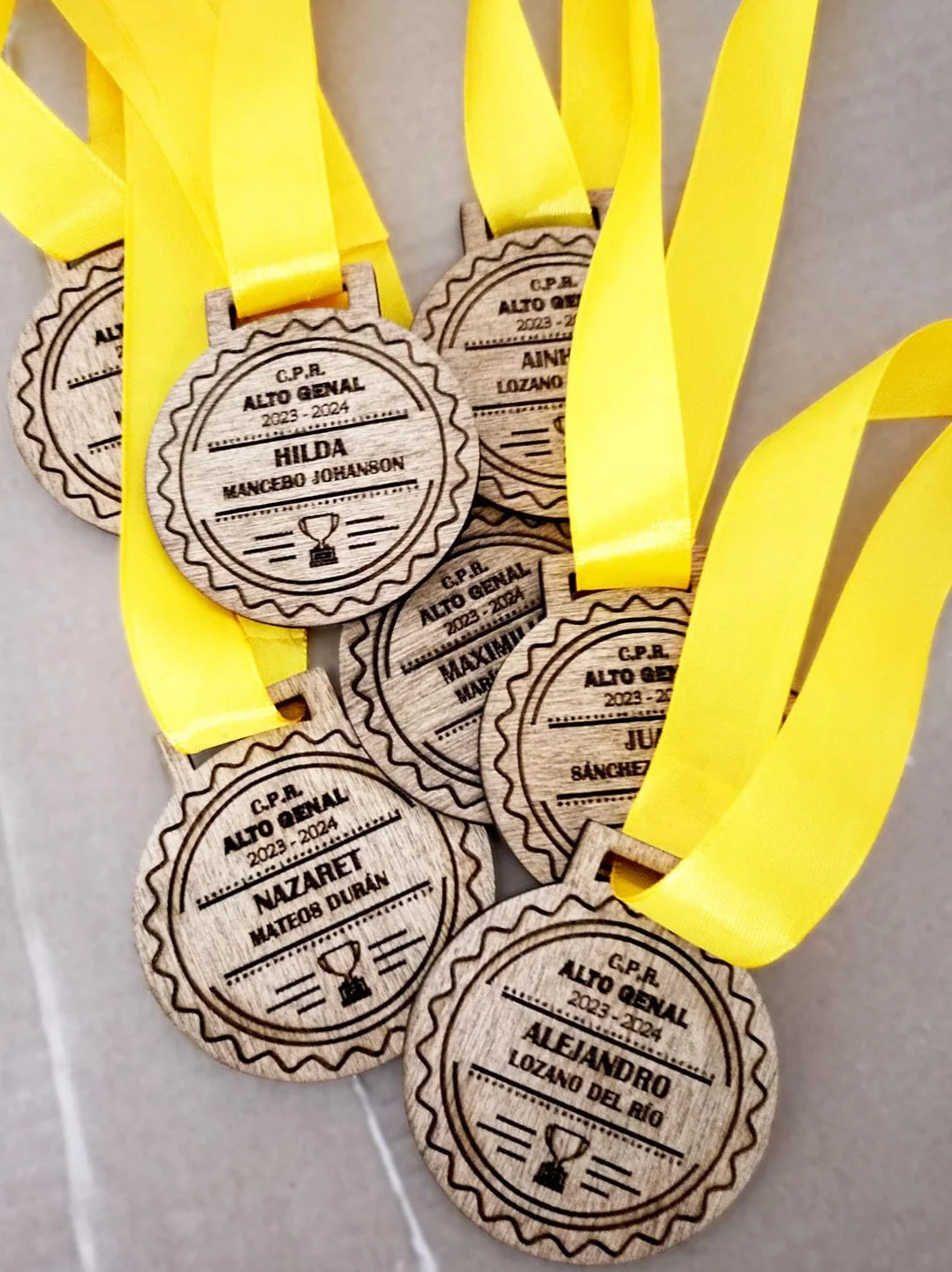 Medallas Personalizadas Infantiles de Madera, Regalo Fin de Curso Escolar